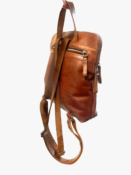 Authentic Spikes & Sparrow Distressed Leather Backpack - Dutch Design